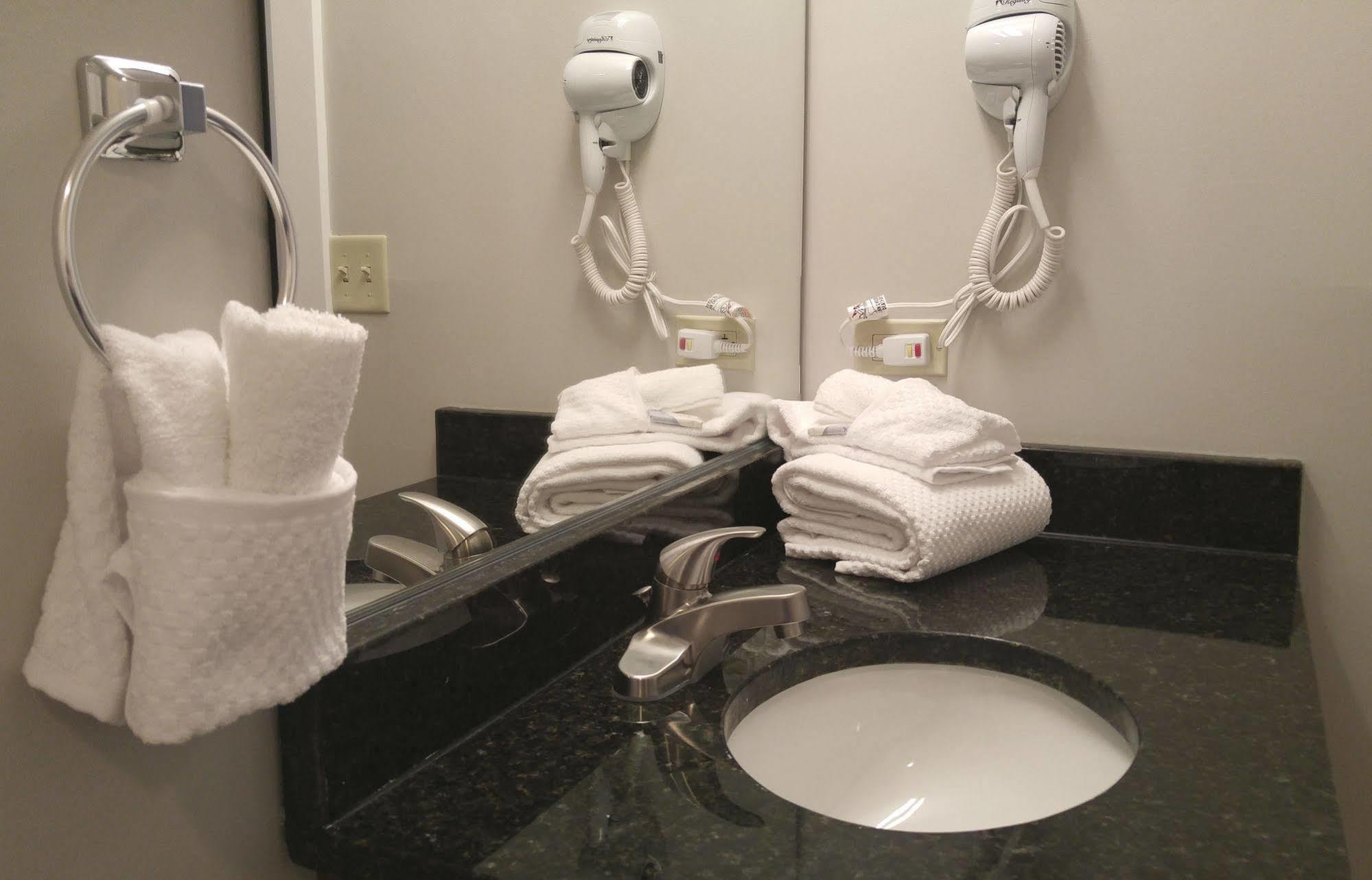 Affordable Suites Of America Portage Bagian luar foto